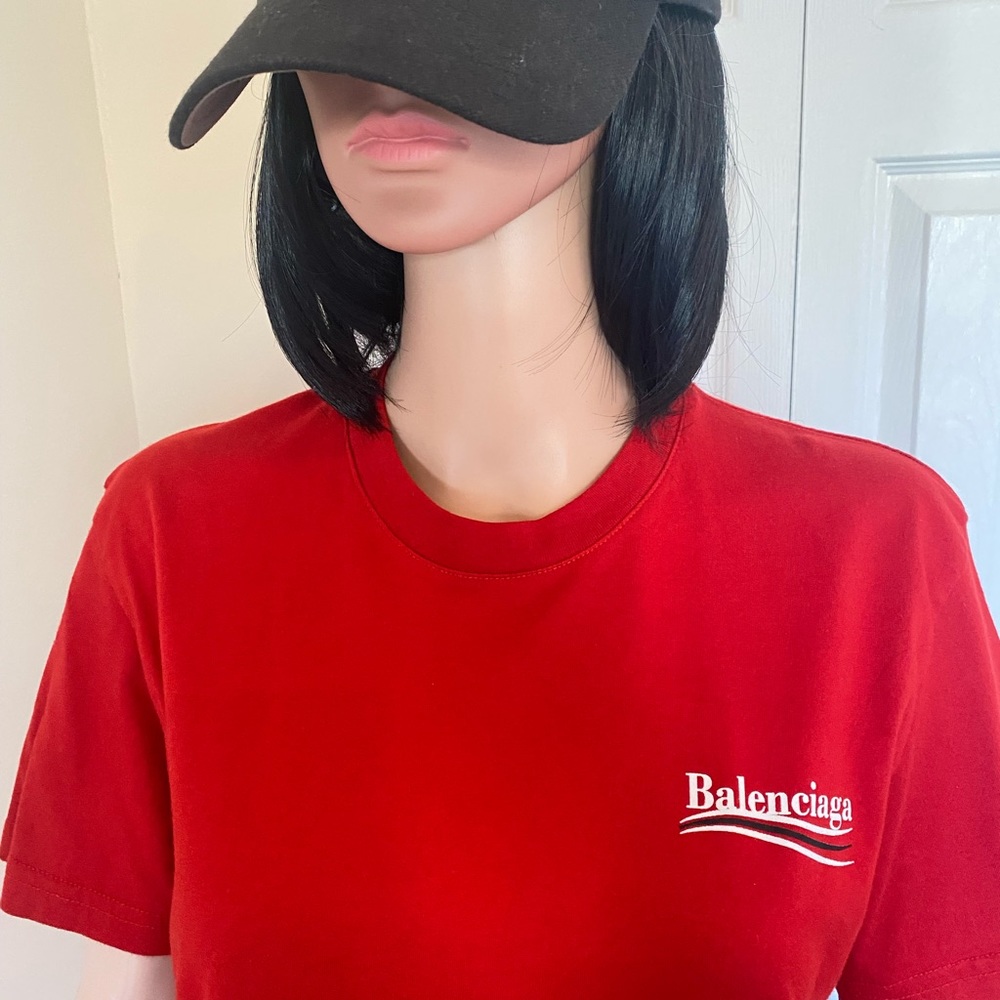 Balenziaga Tshirt- Men’s Small. Pre loved and Great Condition